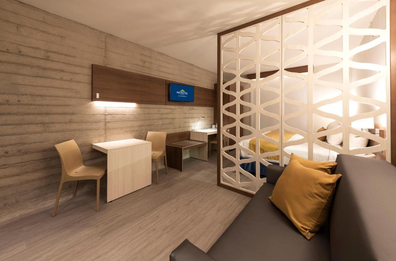 Microtel Inn & Suites By Wyndham Guadalajara Sur Palomar Exterior foto