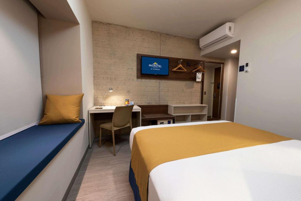 Microtel Inn & Suites By Wyndham Guadalajara Sur Palomar Exterior foto