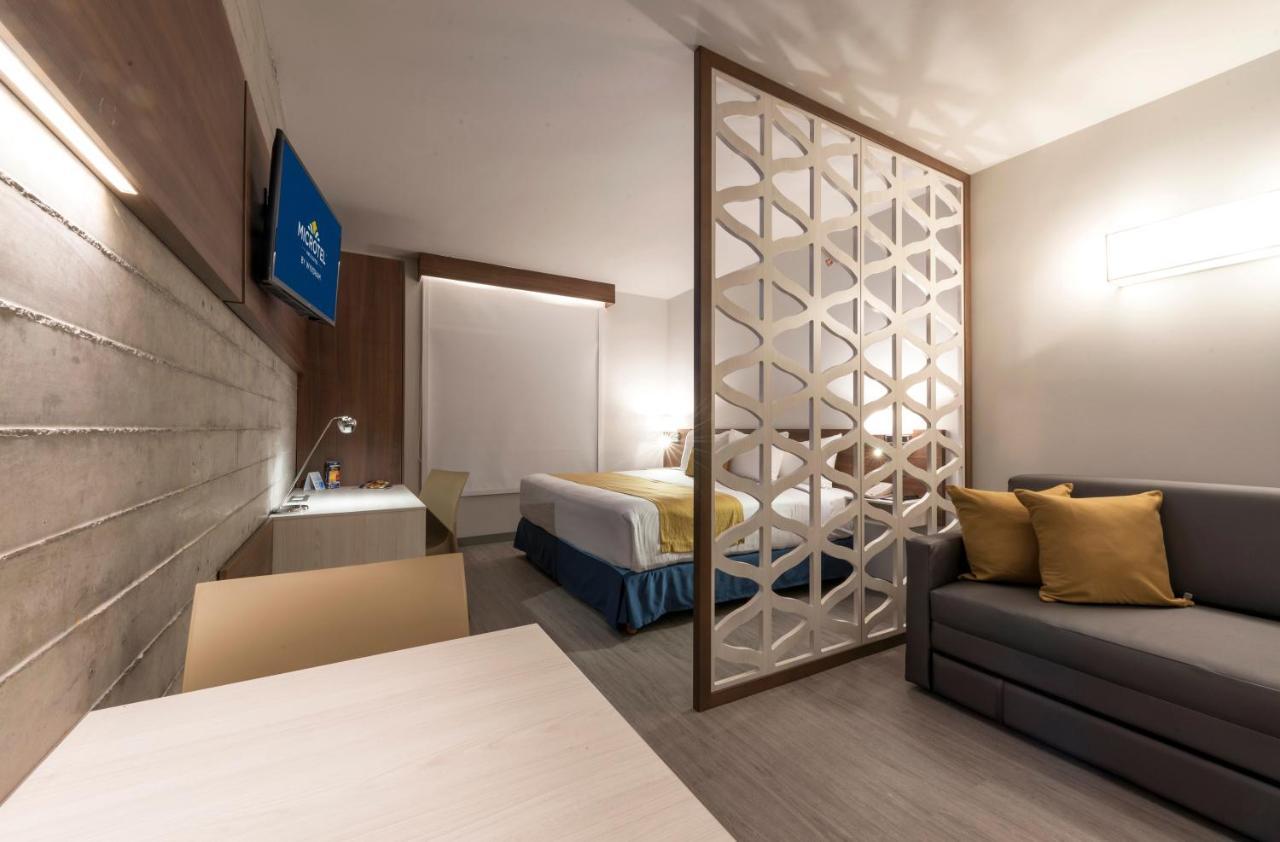 Microtel Inn & Suites By Wyndham Guadalajara Sur Palomar Exterior foto